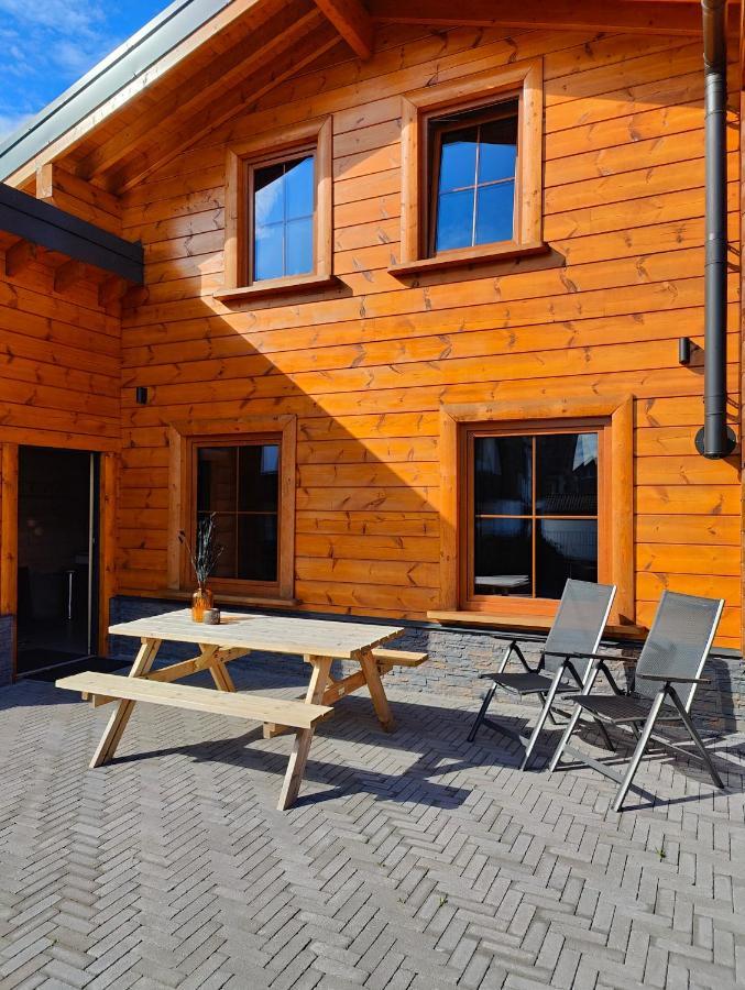 Momage Dichtbij Skiliften, Skiverhuur En Bikepark! Chalet